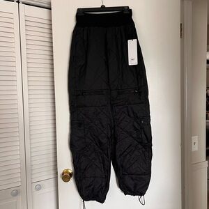 ALO Yoga Black Quilted Cargo Joggers